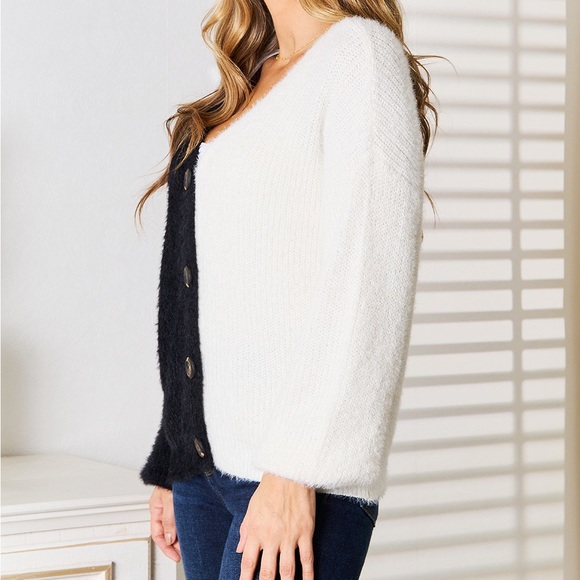 NEW Woven Right Two Tone Fuzzy Knit Button Front V-Neck Cardigan Sweater - Picture 8 of 10